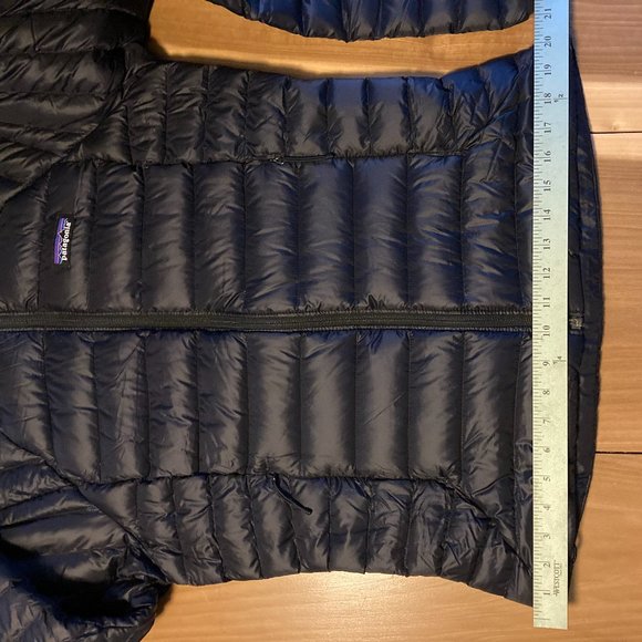 Patagonia Women's Down Sweater Hoody - Picture 3 of 7